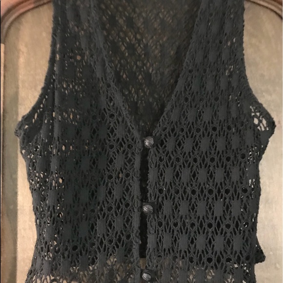 Tops - Cute crochet vest